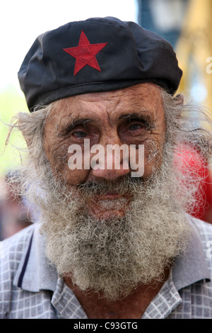 Kubanische Greis in der Altstadt von Havanna, Kuba. Stockfoto