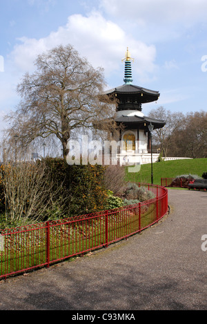 Friedens-Pagode Battersea Park London Frühjahr 2010 Stockfoto