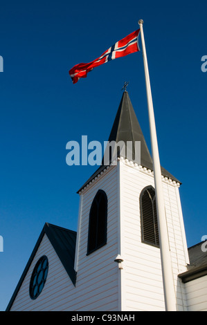 Norwegische Flagge außerhalb der norwegischen Kirche in Bucht von Cardiff, Wales Stockfoto