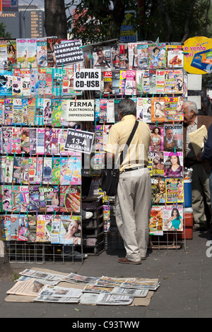 Zeitungskiosk Mexiko-Stadt Stockfoto