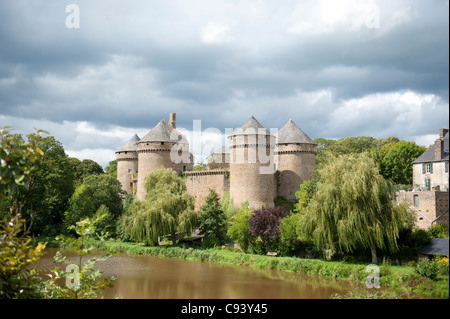 15. Jahrhundert Schloss von Lassay-les-Châteaux, eine petite Cité de caractère de Mayenne, Pays de la Loire, Frankreich Stockfoto