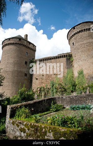 15. Jahrhundert Schloss von Lassay-les-Châteaux, eine petite Cité de caractère de Mayenne, Pays de la Loire, Frankreich Stockfoto