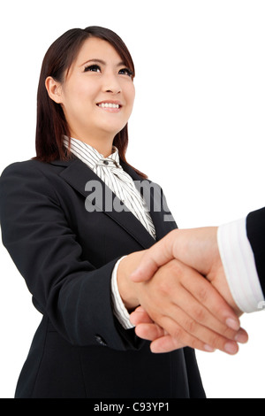 Geschäftsfrau Handshaking mit Geschäftsmann und isoliert auf weiss Stockfoto