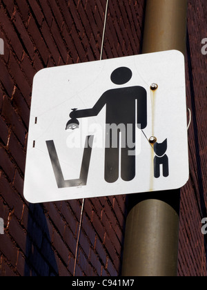 Aufräumarbeiten Sie nach Ihrem Hund, Zeichen Stockfoto