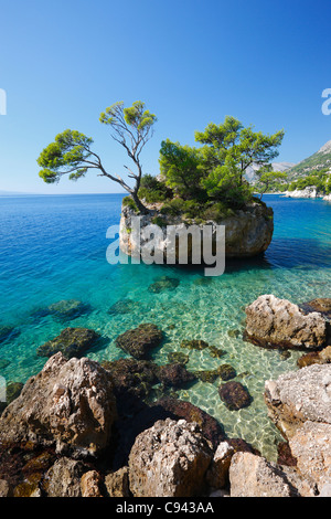 Brela, den berühmten Felsen am Strand Stockfoto