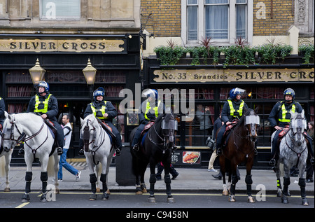 Metropolitan Mounted Police im Dienst in London Stockfoto