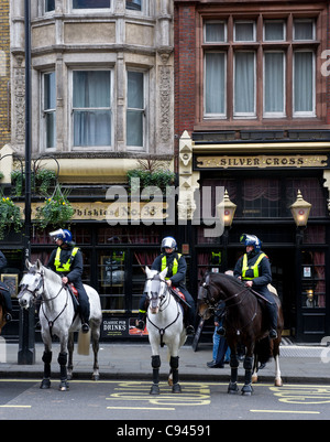 Metropolitan Mounted Police im Dienst in London Stockfoto