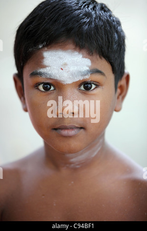 Neuling Priester Porträt Arunachala Tamil Nadu, Indien Stockfoto