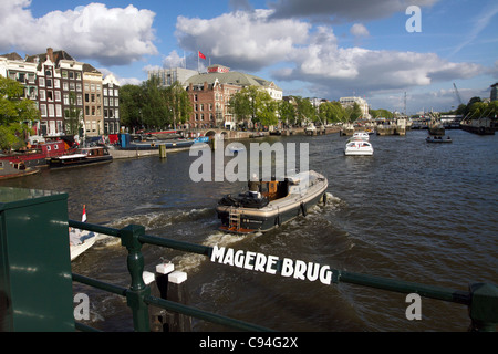 Magere Brug über Fluss Amstel in Amsterdam Stockfoto