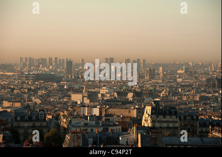 Blick über die Stadt von der Butte Montmartre, von der Basilique du Sacré-Coeur, Montmartre, Paris, Frankreich Stockfoto