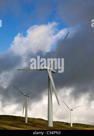 Lambrigg Wind Farm  drei Windkraftanlagen auf windigen Tag, Cumbria, UK Stockfoto