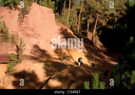 Ockerfarbenen Felsen oder Carriere d'Ocre im Roussillon, Provence, Frankreich Stockfoto