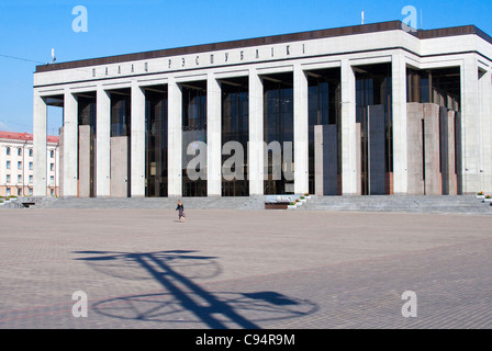 Palast der Republik in Oktjabrskaja Platz in Minsk, Weißrussland Stockfoto