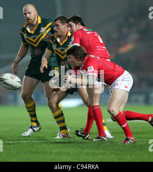 13.11.2011 Wrexham Wales. Lee Briers (Warrington Wolves) In Aktion während der Gillette-vier-Nationen-Rugby-Liga-match zwischen New Australia und Wales im Racecourse Ground gespielt. Stockfoto