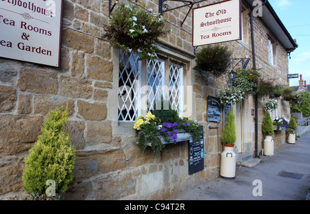 Das alte Schulhaus Teestuben in Abbotsbury Stockfoto