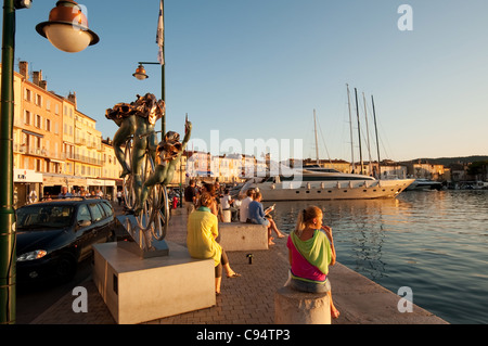 Bassin, St Tropez, Côte, namens, Frankreich, der alte Hafen von St.Tropez mit Yacht Stockfoto