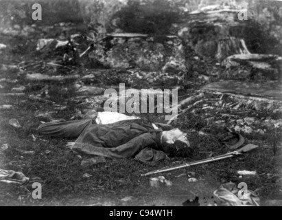 Toten Soldaten auf dem Schlachtfeld bei Gettysburg, Pennsylvania. Stockfoto