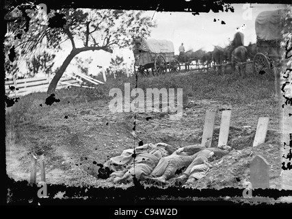 Gettysburg, Pennsylvania. Unvollendete konföderierte Grabstätten in der Nähe von der Mitte des Schlachtfeldes Stockfoto