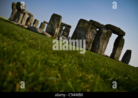 Steinen gesetzt vor einem blauen Himmel an einem Sommertag Stockfoto