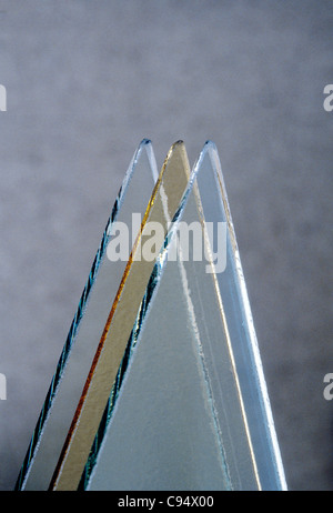 Nahaufnahme von den Rändern des aminiertem Glas für architektonische Anwendung Stockfoto