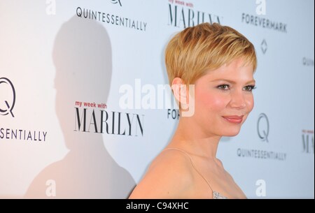 Michelle Williams im Ankunftsbereich für The Weinstein Company meine Woche mit MARILYN Screening, The Paris Theatre, New York, NY 13. November 2011. Foto von: Gregorio T. Binuya/Everett Collection Stockfoto