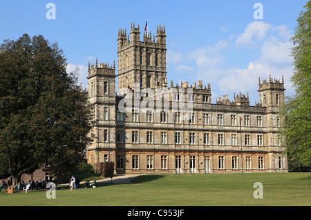 Highclere Castle und Gärten, in Newbury, Berkshire, die verwendet wurde, für die Dreharbeiten zu der Fernsehserie Downton Abbey Stockfoto