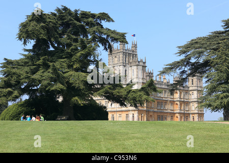 Highclere Castle und Gärten, in Newbury, Berkshire, die verwendet wurde, für die Dreharbeiten zu der Fernsehserie Downton Abbey Stockfoto