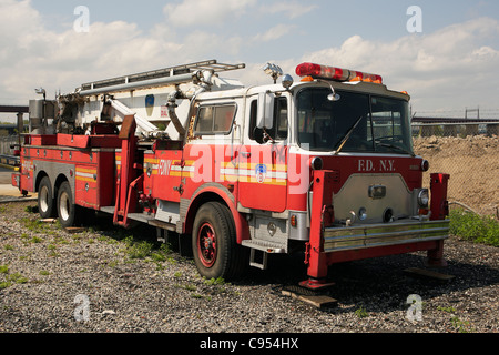 Mack CF/Baker 75ft Turm Leiter FDNY Stockfoto