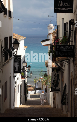 Straße in der Altstadt von Altea, Spanien Stockfoto