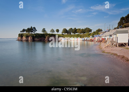 Corbyn's Beach mit Strandhütten, Torquay, Devon, England, Großbritannien Stockfoto