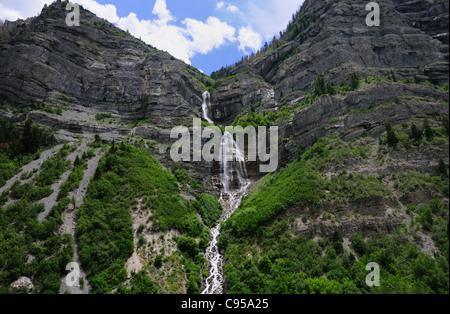 Brautschleier fällt in den Wasatch Mountains (in der Nähe von Provo, Utah) Stockfoto