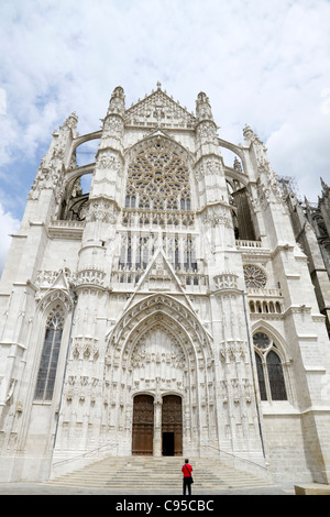 Dom St. Peter in der Stadt Beauvais Frankreichs und Einblick in Reinigung Gerüst Stockfoto