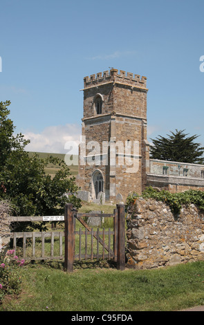 St. Nikolaus-Kirche und Friedhof an einem schönen Sommertag. Abbotsbury Dorset, England, Vereinigtes Königreich Stockfoto