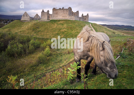 Die Ruinen des 18. Jahrhunderts Ruthven Kaserne in der Nähe von Kingussie - Cairngorms - Hochland - in Schottland. Stockfoto