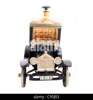 Schöne alte Whiskey Dekanter Replikat von 1915 Model T Ford Stockfoto