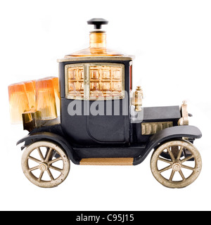 Schöne alte Whiskey Dekanter Replikat von 1915 Model T Ford Stockfoto