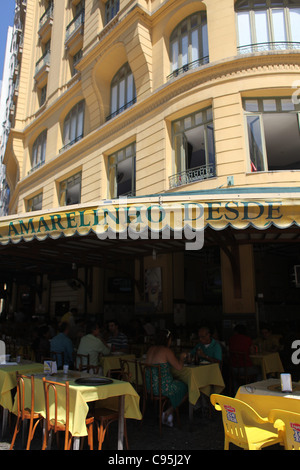 Die Amarelinho Bar und Restaurant im Praça Floriano in Rio De Janeiro, Brasilien Stockfoto