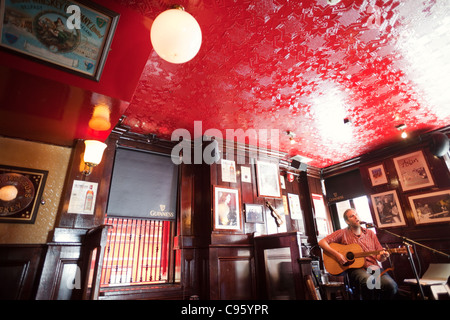 Republik von Irland, Dublin Pub Musiker in Temple Bar Pub Stockfoto