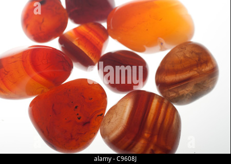 Sortiment von verschiedenen roten Edelsteine einschließlich Ausgeschleudertes Jasper und Karneol Stockfoto