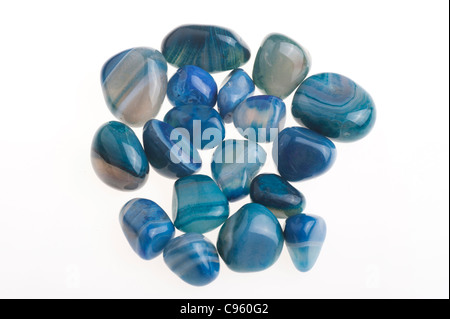 Sortiment aus blauem Achat Edelsteine Stockfoto