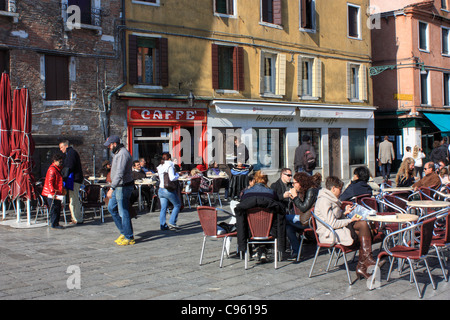 Italienische Café "Caffè Rosso" am Campo Santa Margherita, Venedig, Italien Stockfoto