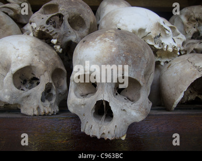 Choeung Ek Memorial und die Killing Fields. Ein Ort, wo Tausende in den siebziger Jahren unter dem Khmer Rouge Regime getötet wurden. Stockfoto