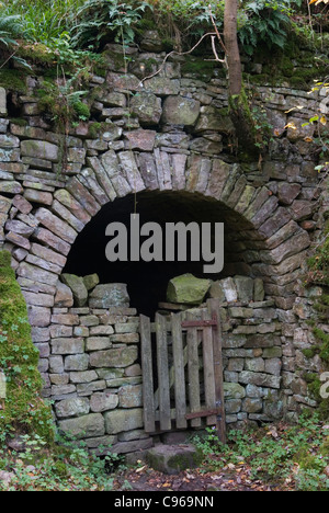 Alten Bergbau-Düker in Arkengarthdale Stockfoto