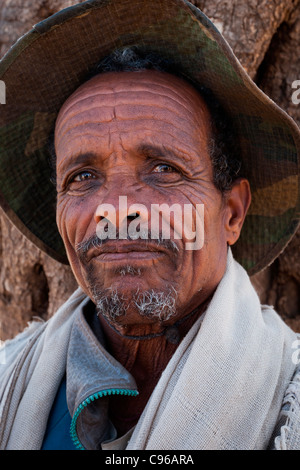 Portrait von ein Mann in das Dorf Mingulat in der Nähe von Adigrat an der eritreischen Grenze in Tigray, Nord-Äthiopien, Afrika. Stockfoto