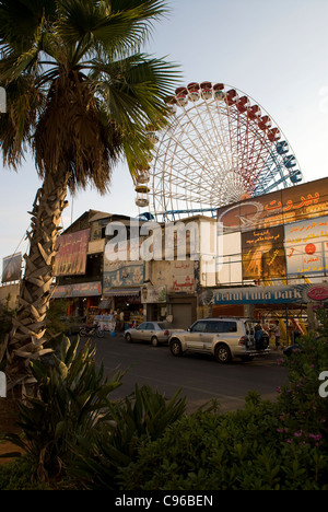 Beirut Luna Park & Riesenrad, Corniche, Beirut, Libanon. Stockfoto