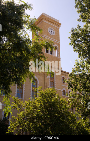 Uhrturm am Campus der American University of Beirut (AUB), Hamra, West Beirut, Libanon. Stockfoto