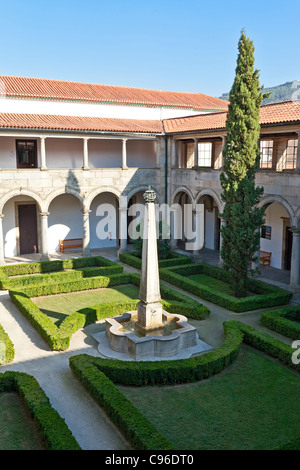 Guimaraes Rathaus im ehemaligen Santa Clara Kloster Gebäude. Guimaraes, Portugal. Aufgenommen in die UNESCO-Welterbe-Bereich. Stockfoto