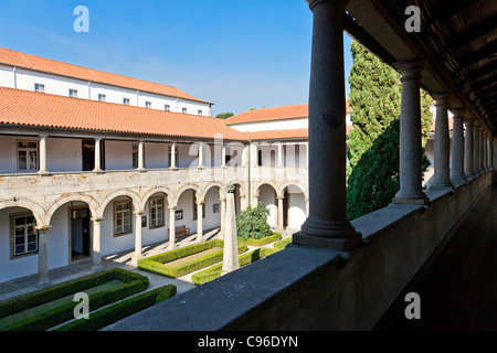 Guimaraes Rathaus im ehemaligen Santa Clara Kloster Gebäude. Guimaraes, Portugal. Aufgenommen in die UNESCO-Welterbe-Bereich. Stockfoto