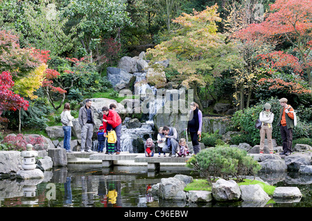 Landschaft Bild von zierpflanzen Kyoto Garden in Holland Park, Kensington, London. Stockfoto