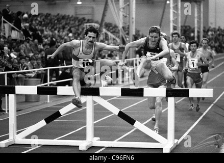 Indoor Leichtathletik Mens Hindernislauf bei RAF Cosford Leichtathletik 26.01.1985 Stockfoto